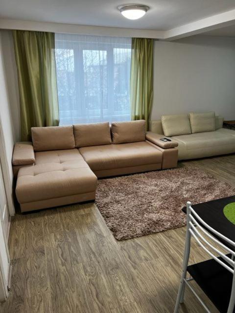 Apartment 9 *