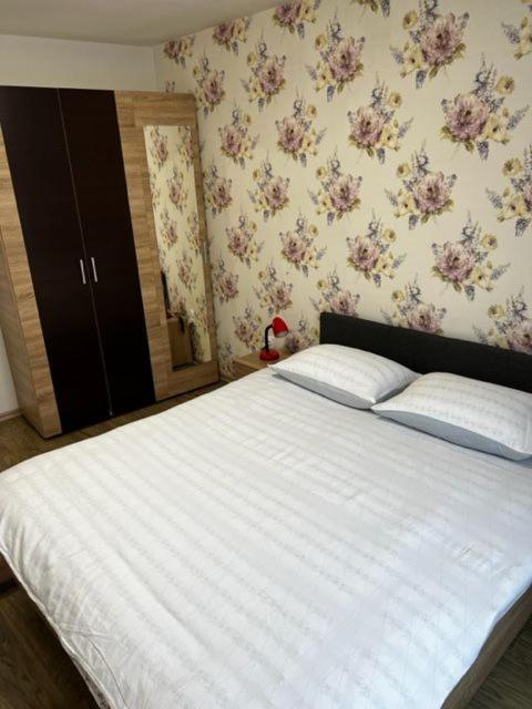 Apartment 9 *