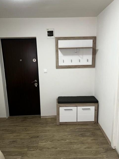 Apartment 9